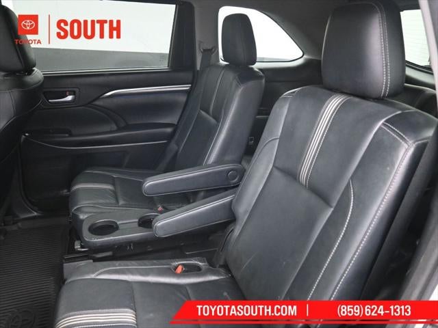 2017 Toyota Highlander SE