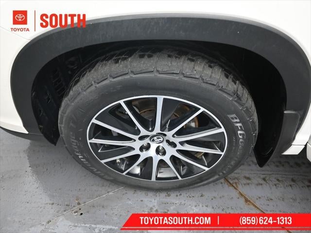 2017 Toyota Highlander SE