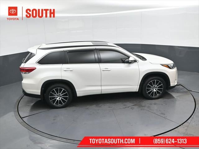 2017 Toyota Highlander SE