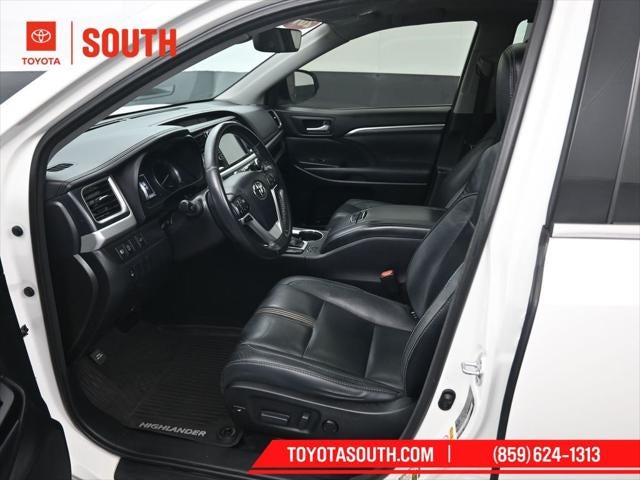 2017 Toyota Highlander SE