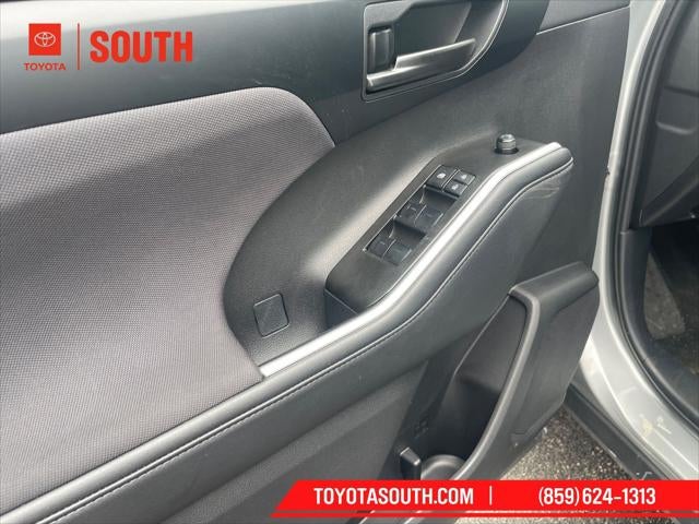 2025 Toyota Highlander LE