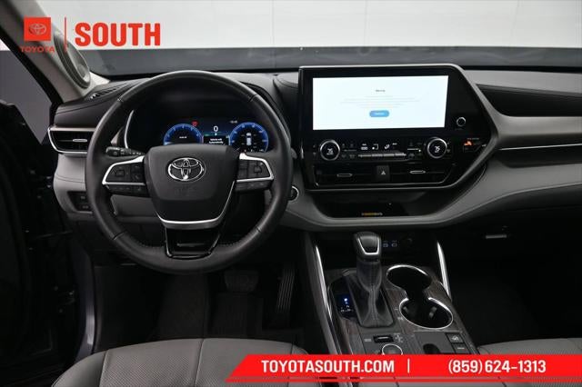 2025 Toyota Highlander Limited