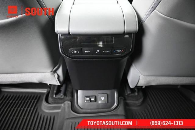 2025 Toyota Highlander Limited
