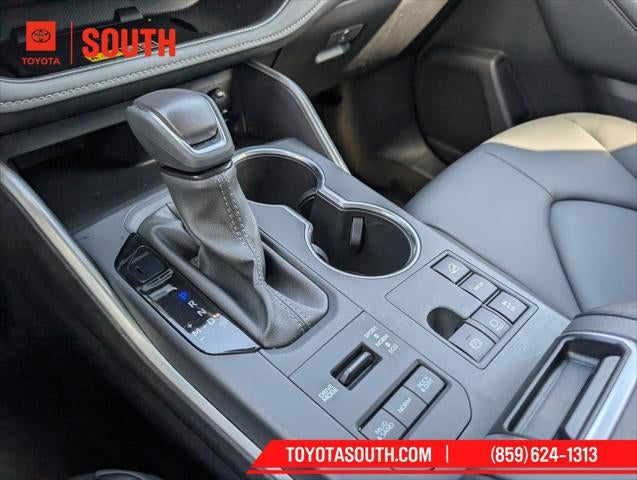 2025 Toyota Highlander XLE
