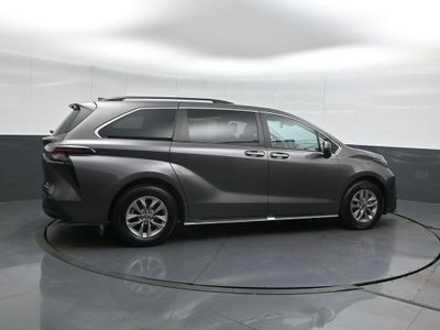 2023 Toyota Sienna XLE 7 Passenger