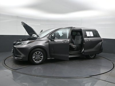 2023 Toyota Sienna XLE 7 Passenger