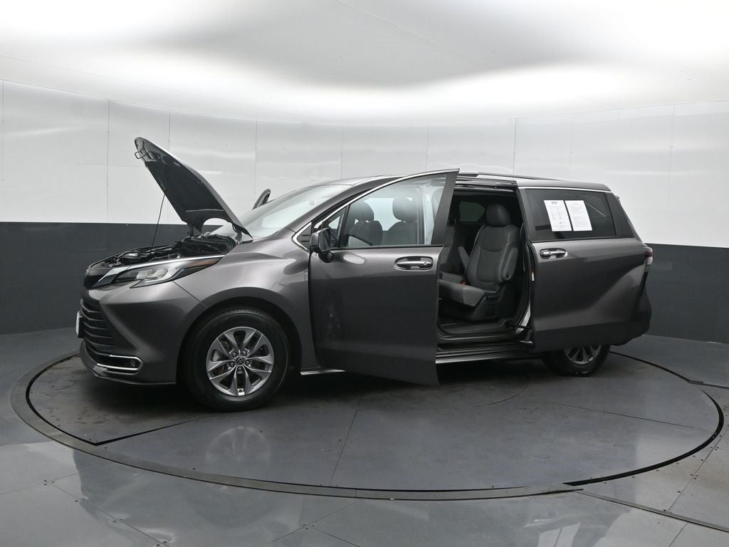 2023 Toyota Sienna XLE 7 Passenger