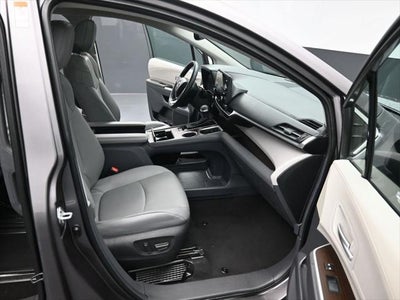 2023 Toyota Sienna XLE 7 Passenger