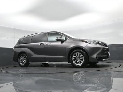 2023 Toyota Sienna XLE 7 Passenger