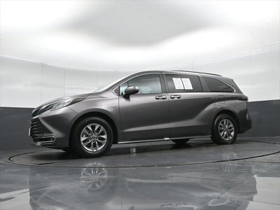 2023 Toyota Sienna XLE 7 Passenger