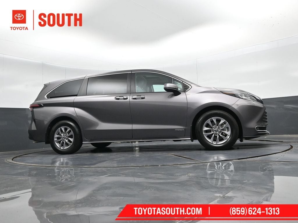 2021 Toyota Sienna XLE 7 Passenger
