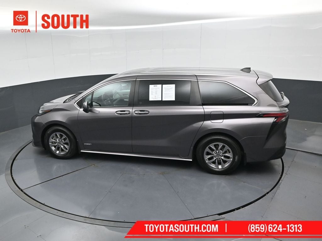 2021 Toyota Sienna XLE 7 Passenger