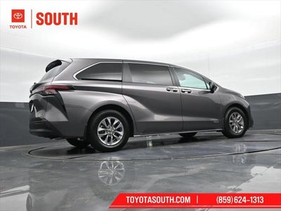 2021 Toyota Sienna XLE 7 Passenger