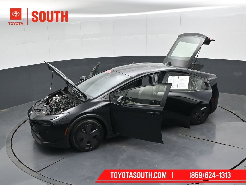 2025 Toyota Prius LE