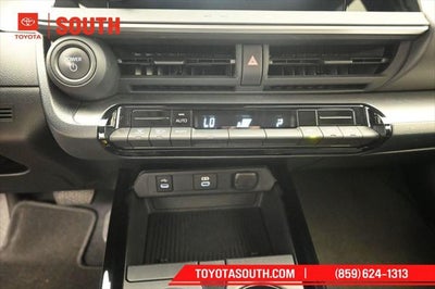 2025 Toyota Prius LE