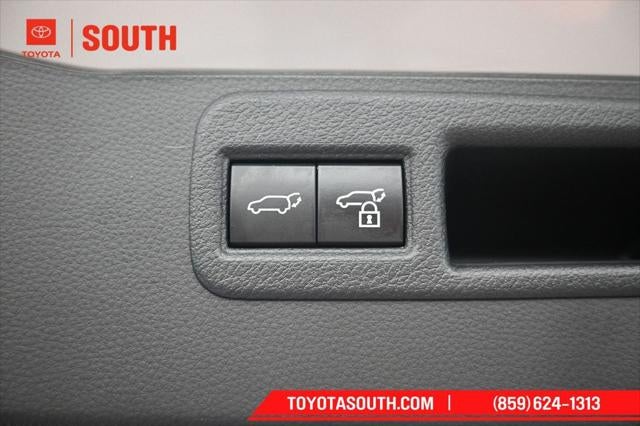 2023 Toyota Venza LE