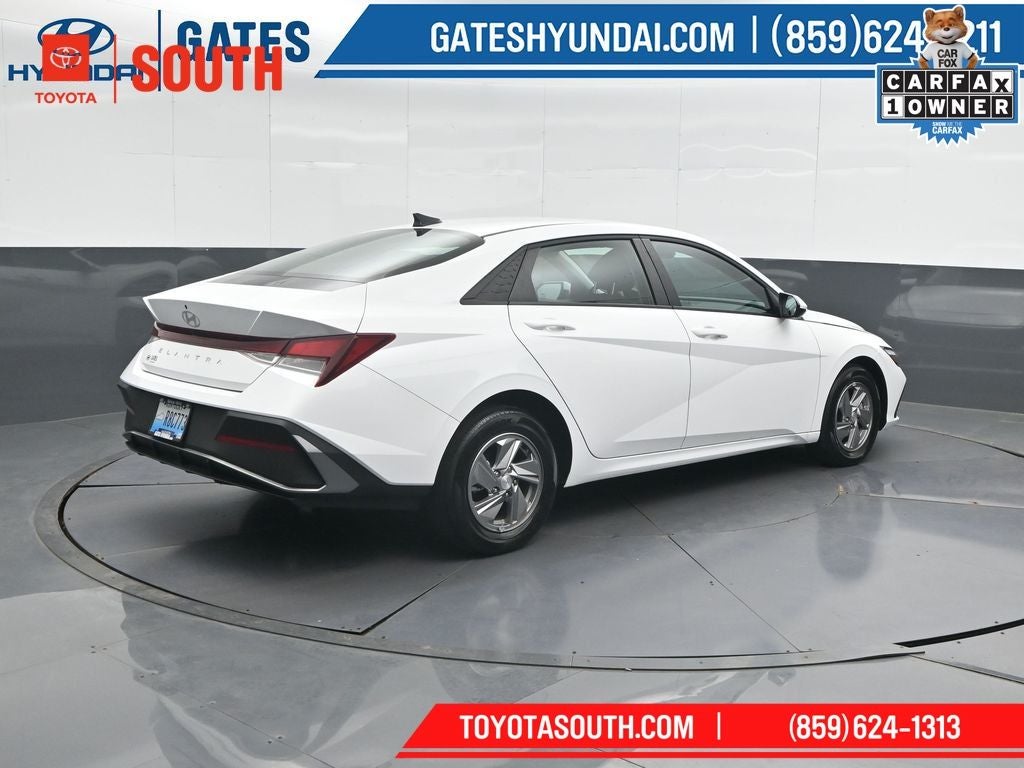 2025 Hyundai Elantra SE