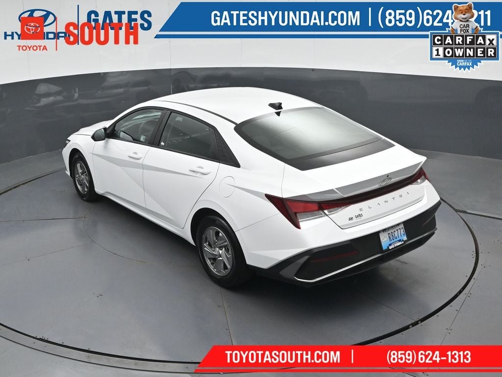 2025 Hyundai Elantra SE