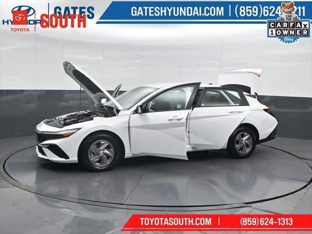2025 Hyundai Elantra SE
