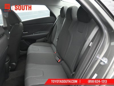 2025 Hyundai Elantra SE