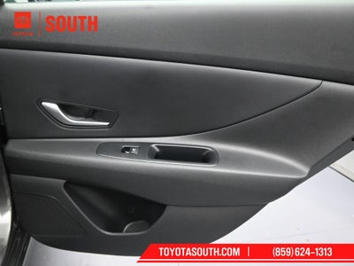 2025 Hyundai Elantra SE