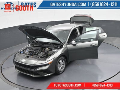 2025 Hyundai Elantra SE