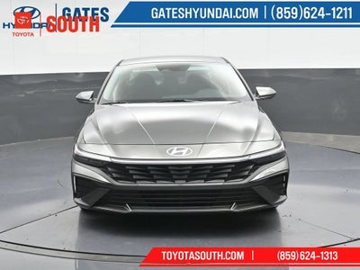 2025 Hyundai Elantra SE