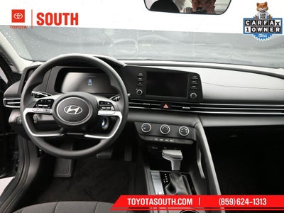 2025 Hyundai Elantra SE
