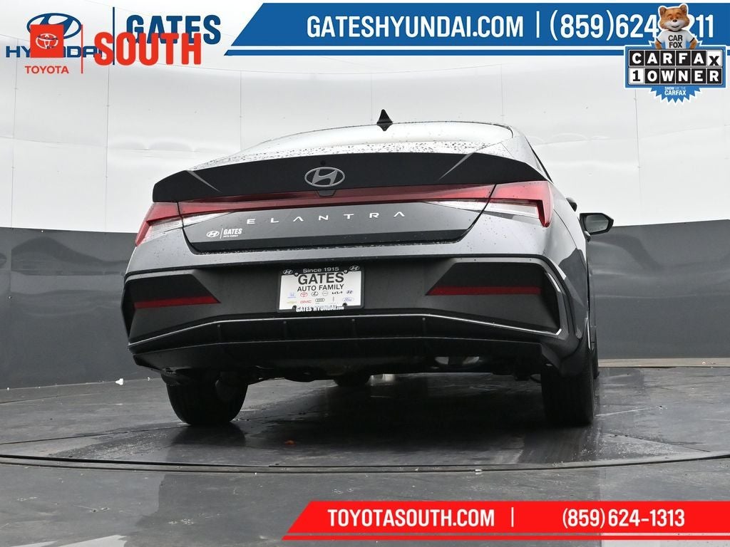 2025 Hyundai Elantra SE