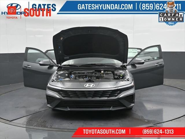 2025 Hyundai Elantra SE