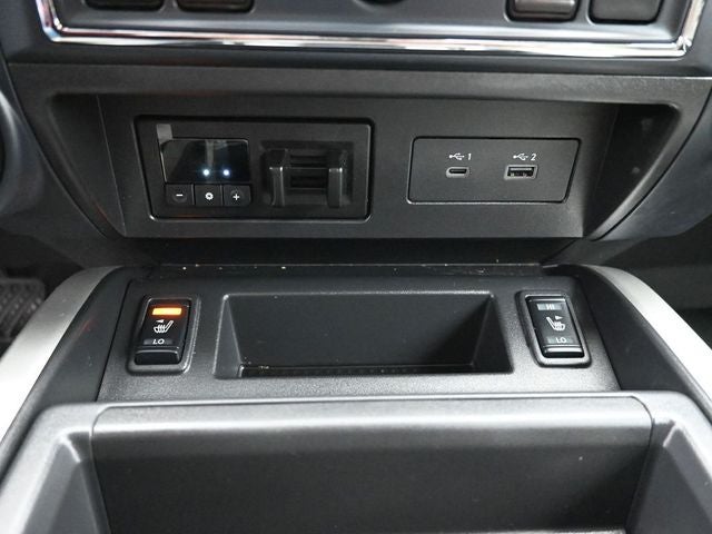 2024 Nissan Titan SV Convenience & Utility Package