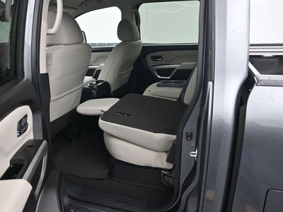 2024 Nissan Titan SV Convenience & Utility Package