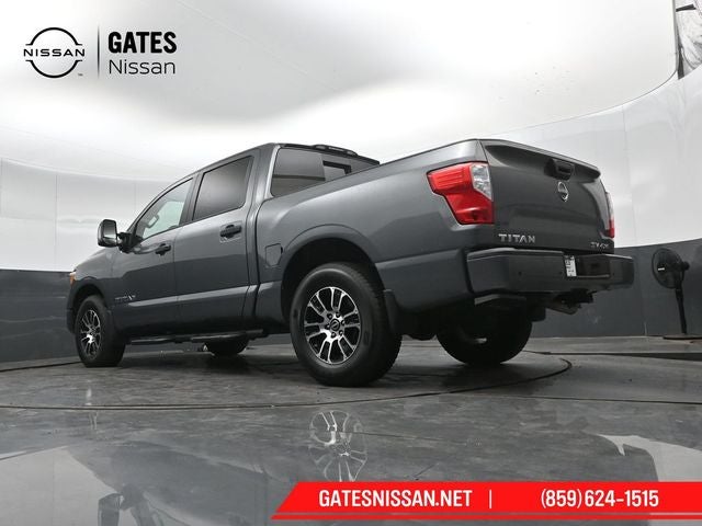 2024 Nissan Titan SV Convenience & Utility Package