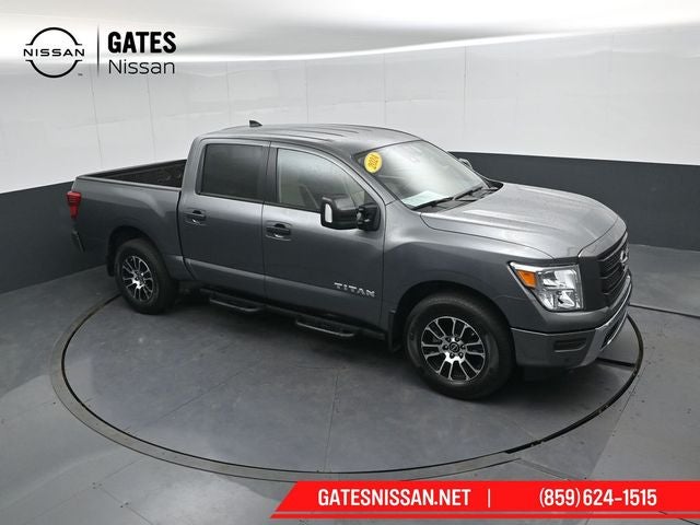 2024 Nissan Titan SV Convenience & Utility Package
