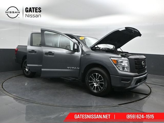 2024 Nissan Titan SV Convenience & Utility Package