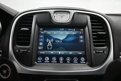 2022 Chrysler 300 Touring