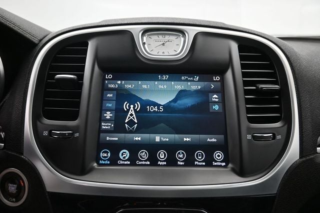 2022 Chrysler 300 Touring