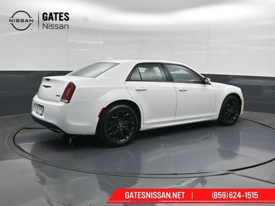 2022 Chrysler 300 Touring