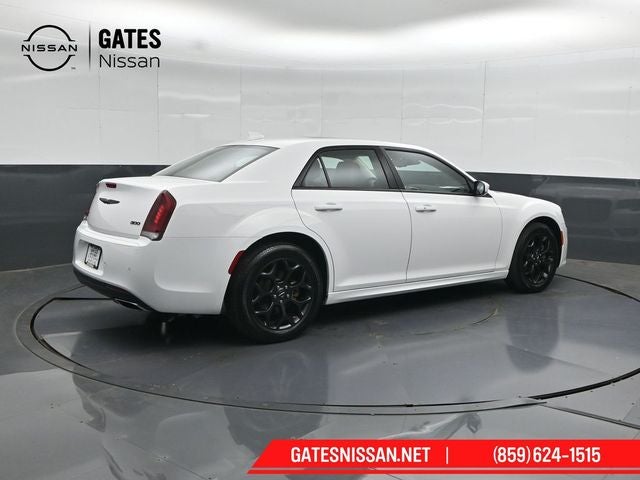 2022 Chrysler 300 Touring