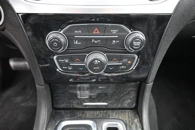2022 Chrysler 300 Touring