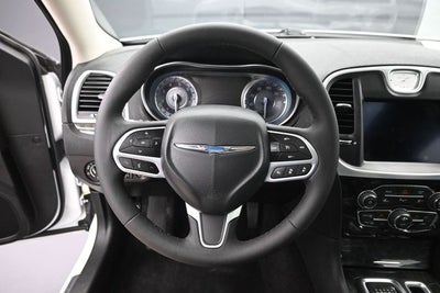 2022 Chrysler 300 Touring