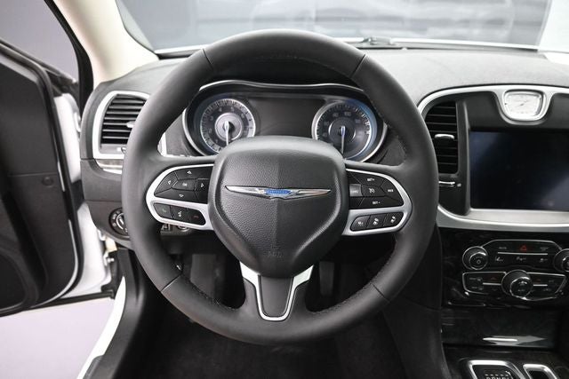 2022 Chrysler 300 Touring