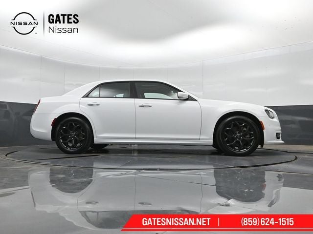 2022 Chrysler 300 Touring