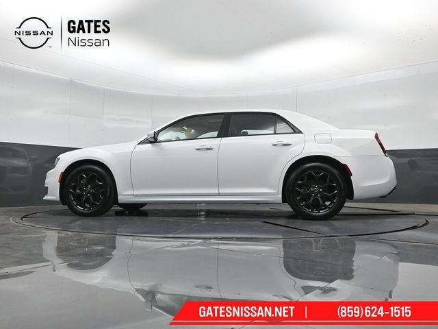 2022 Chrysler 300 Touring