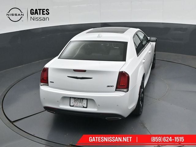 2022 Chrysler 300 Touring