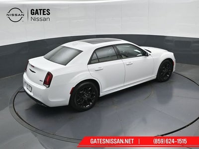 2022 Chrysler 300 Touring