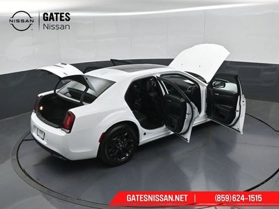2022 Chrysler 300 Touring