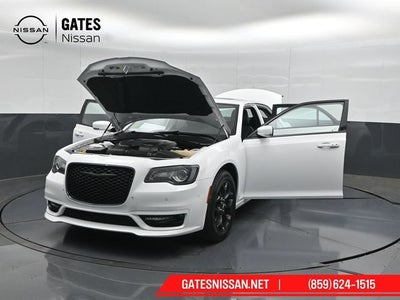 2022 Chrysler 300 Touring
