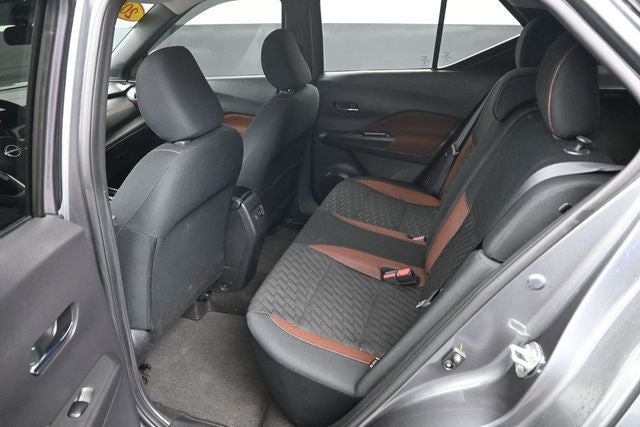 2022 Nissan Kicks SR