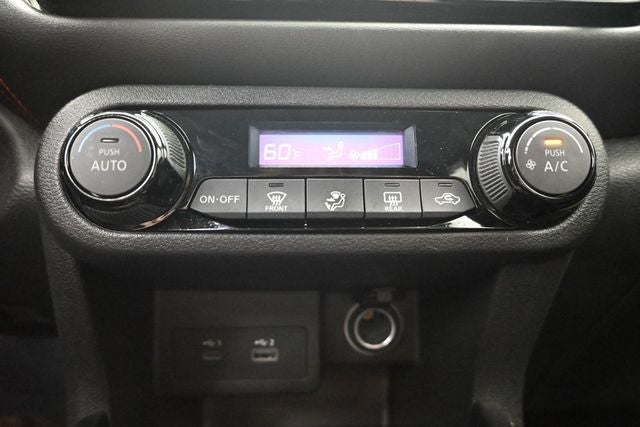 2022 Nissan Kicks SR